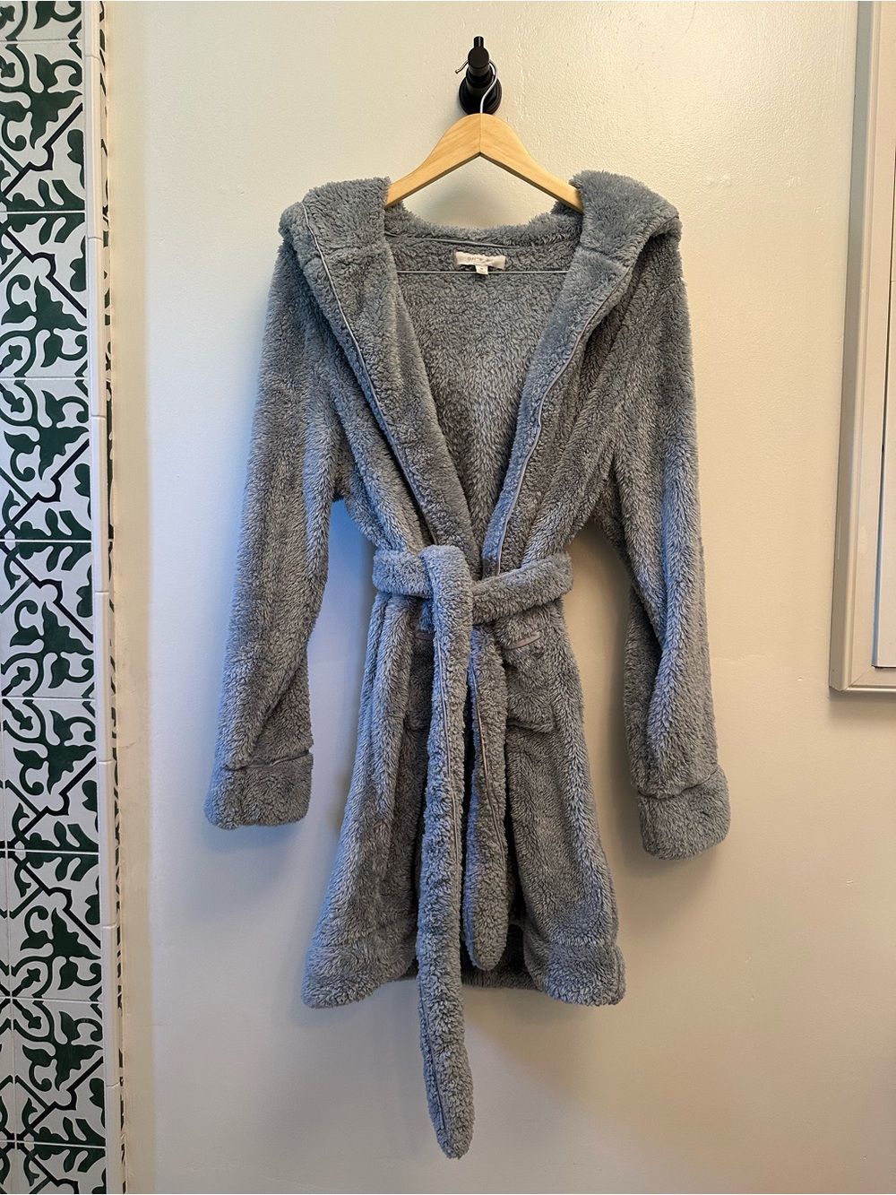 Anthropologie eri + ali cozy fleece robe Size M
